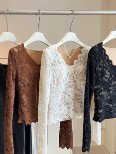 打底上衣 显瘦长袖 加绒V领性感带胸垫蕾丝打底衫 女秋冬辣妹风修身