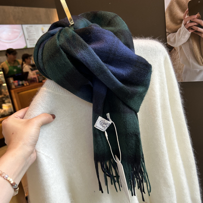羊毛围巾女冬季2025新款百搭复古英伦风蓝绿格子披肩百搭保暖围脖