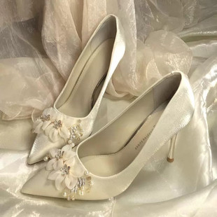 法式结婚鞋女新娘伴娘新款百搭秀禾婚纱两穿不累脚白色香槟高跟鞋
