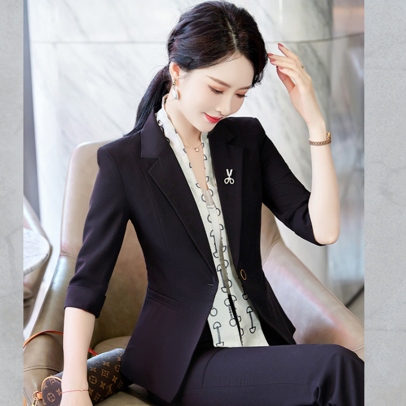 显瘦喇叭裤西装套装女中袖修身2022春夏新款高级感通勤短西服外套