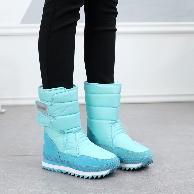 加厚时尚平底舒适风防水中筒靴