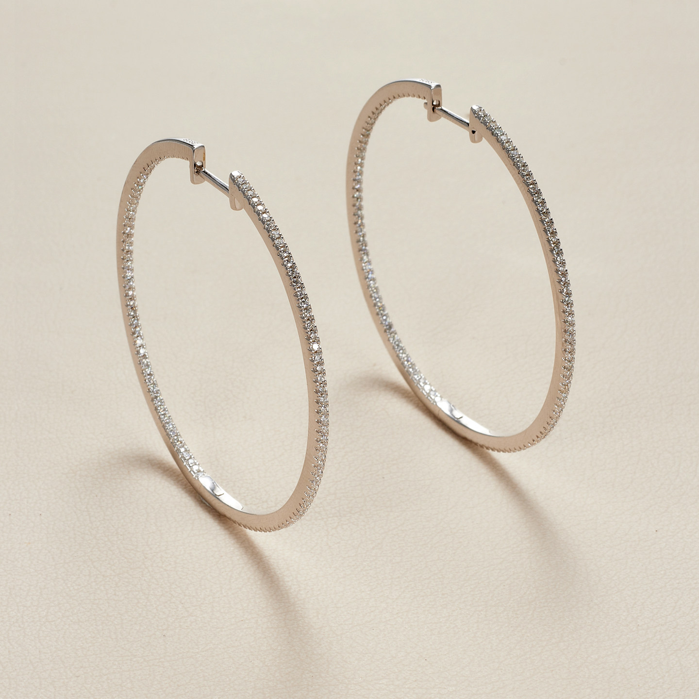 AHCHOO 精工超S 静奢通勤满钻莫桑石圆型耳环简约S925银大耳圈女