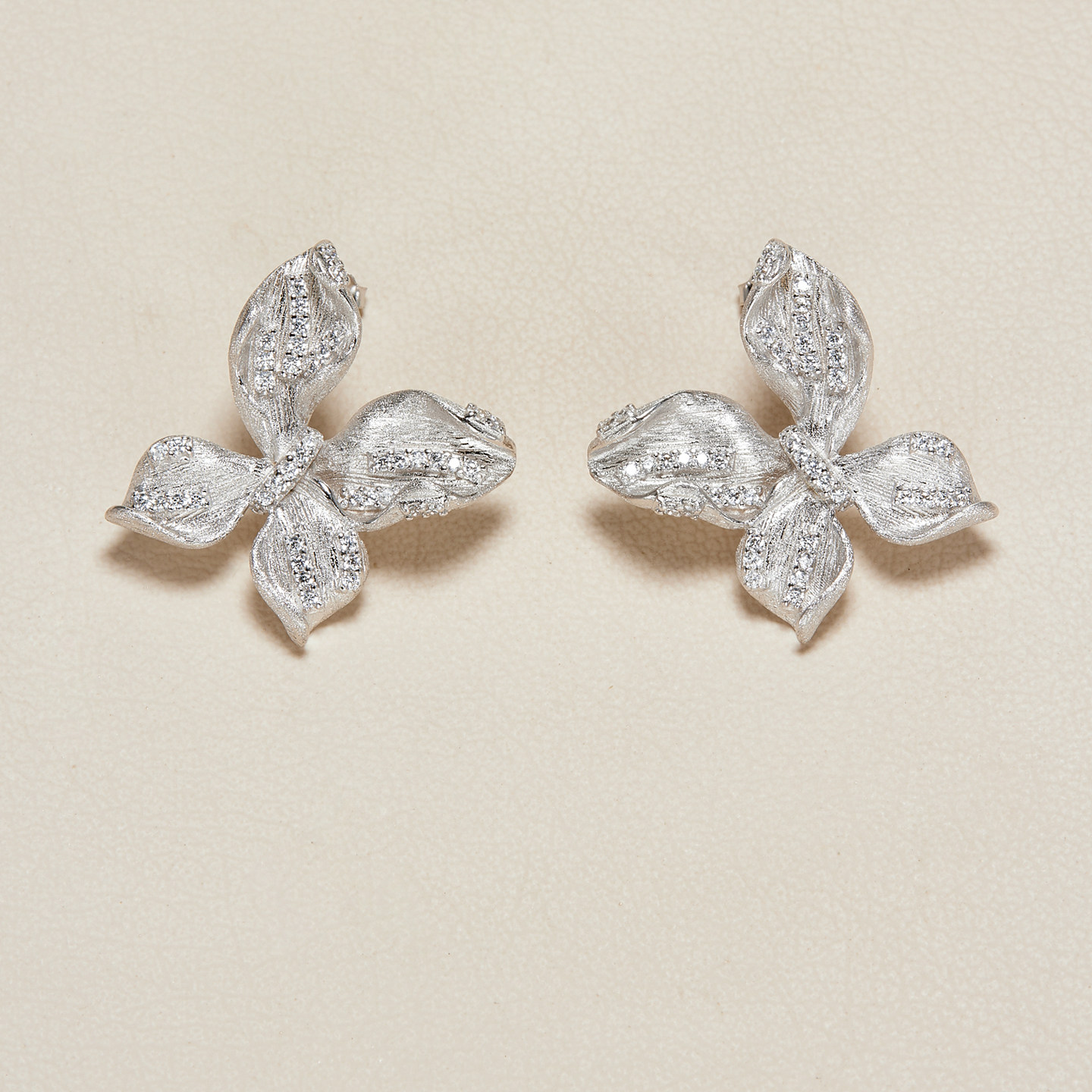 AHCHOO 静奢风手工古法拉丝蝴蝶花镶钻耳环高级感S925银耳饰女