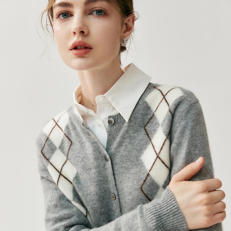 轻奢英伦风 baby山羊绒针织开衫女士圆领修身毛衣外套毛衣针织衫