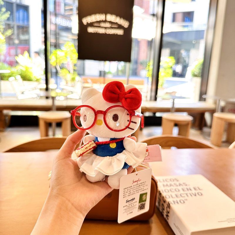 精美挂件毛绒钥匙扣裙子玩偶凯蒂