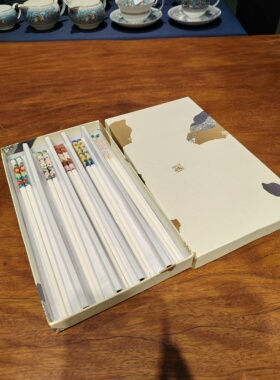 B九谷青郊。五色花骨瓷筷子5双一盒。24.5cmNO.K001