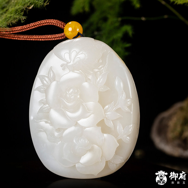 【御府】新疆和田玉黄皮白玉籽玉把件 蝶恋花 200克