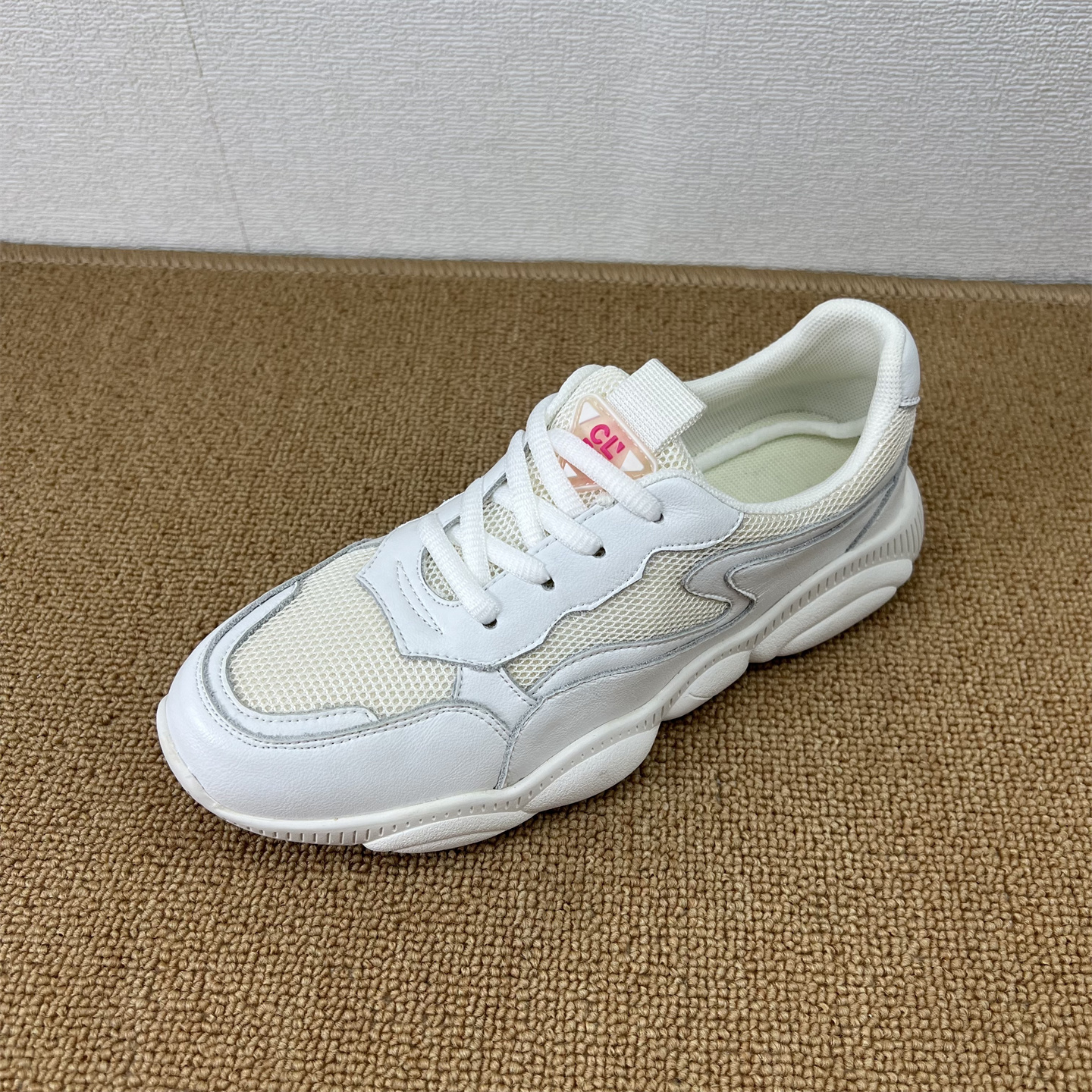 断码处理真皮厚底小白鞋女