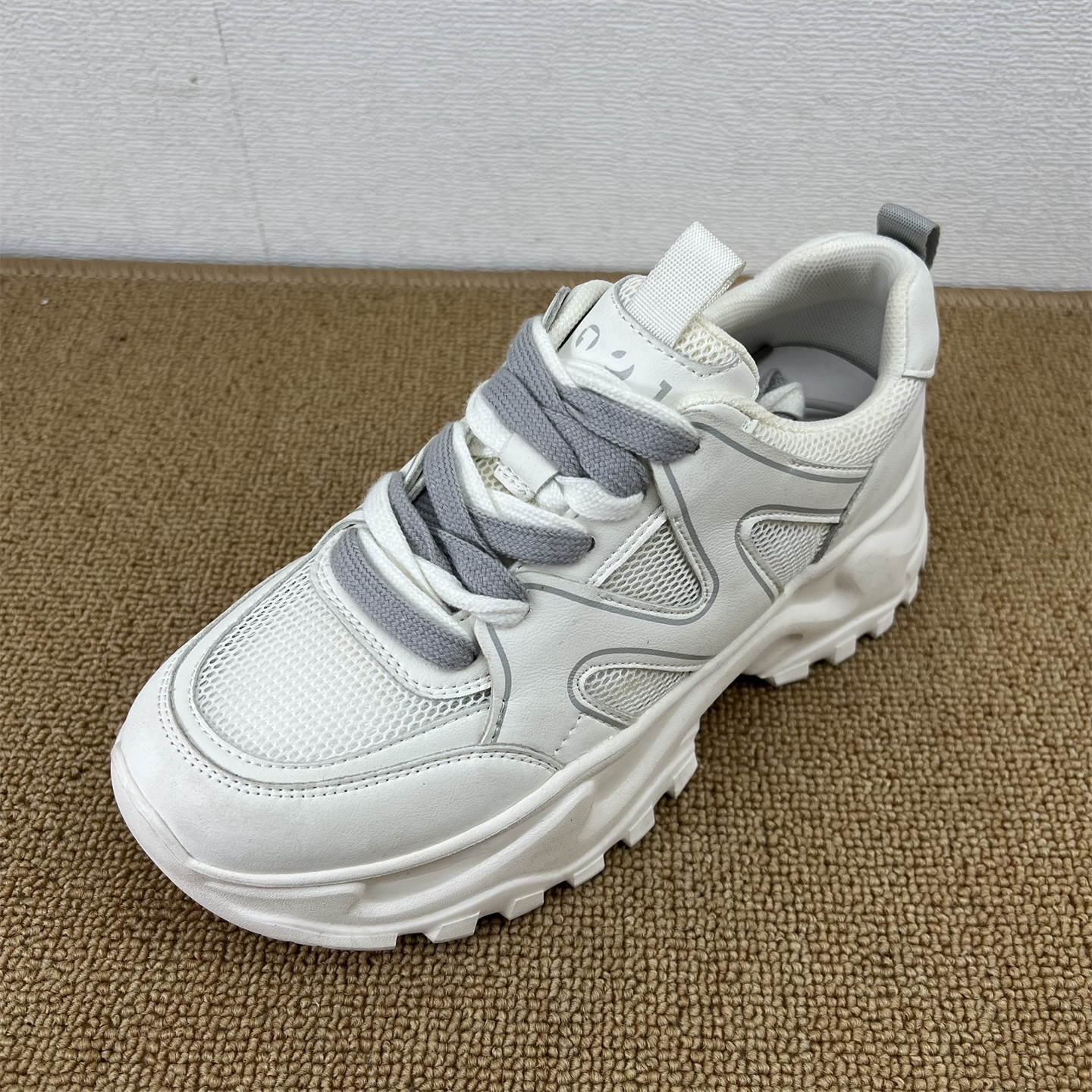 透气厚底增高跑步休闲风百搭网面