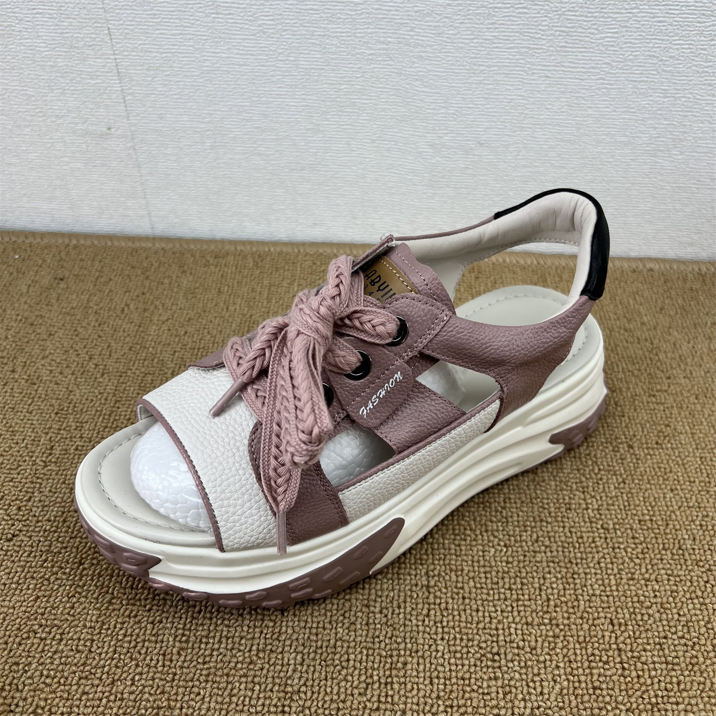 真皮镂空凉鞋女夏季厚底松糕交叉绑带休闲百搭罗马风女鞋复古增高