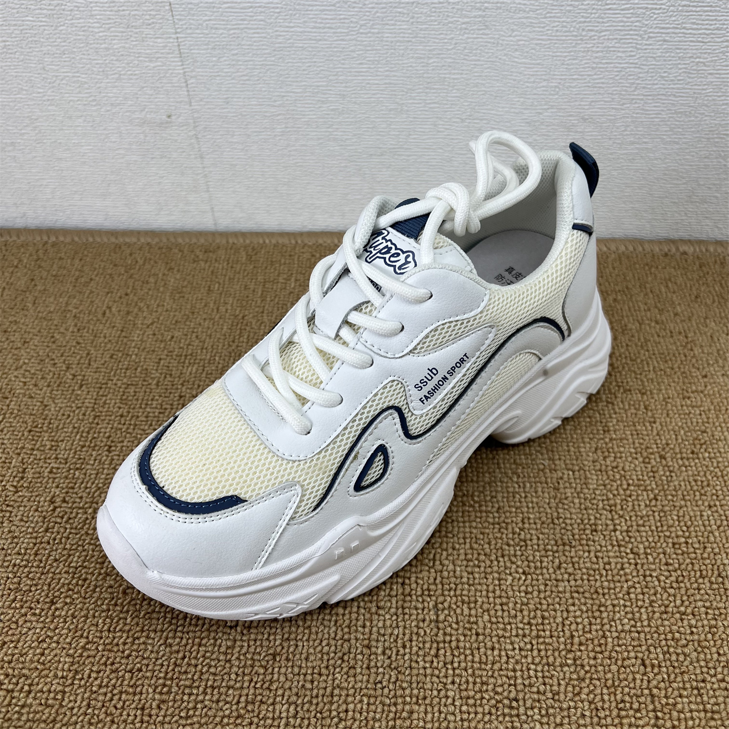 白色厚底增高透气网面老爹鞋女