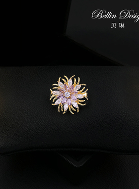 精致闪亮紫色花朵胸针轻奢高级感西服配饰品领口防走光扣领针6016