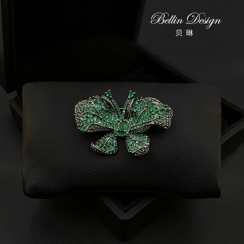 贝琳高级感祖母绿蝴蝶胸针配饰