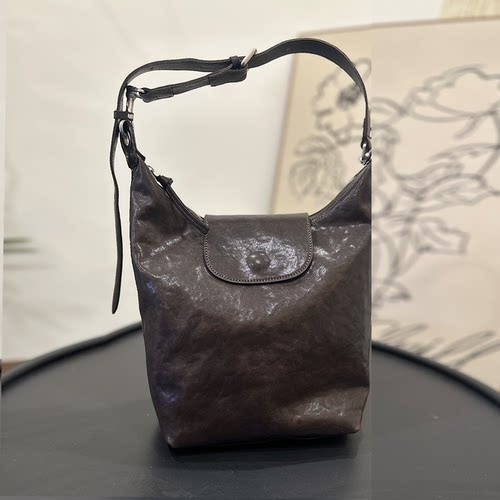 新品高油脂水桶包老钱风感