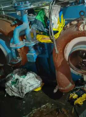 售前咨询工业水泵 蓝色外壳 带管道接口 成色如图 有使用痕迹。实