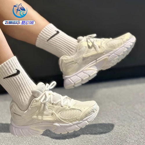 耐克Nike女子老爹鞋运动跑步鞋