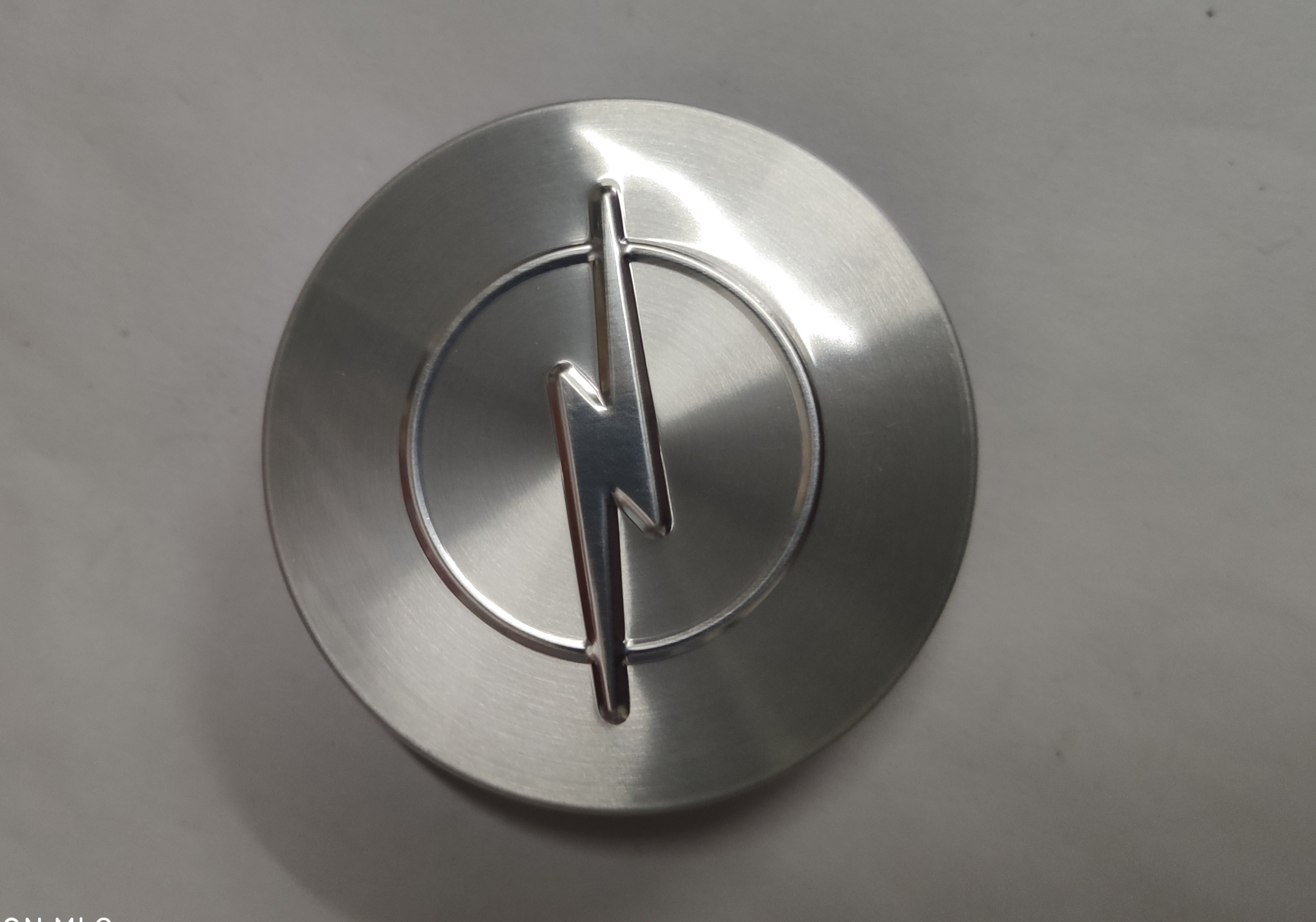 欧宝安德拉轮盖