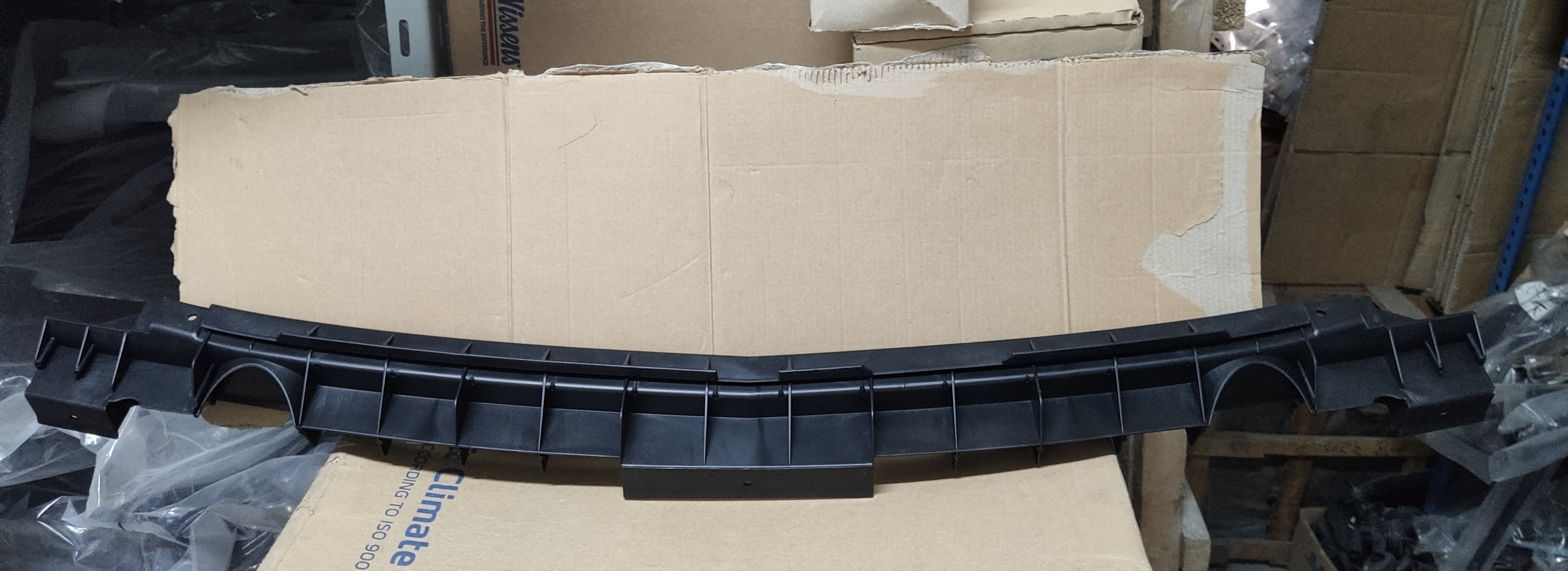 欧宝威达C前杠固定条中