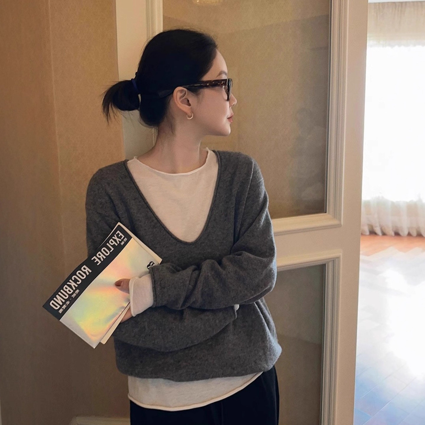 港米 静奢大气!U领羊毛针织衫女秋时尚叠穿上衣减龄内搭套头毛衣