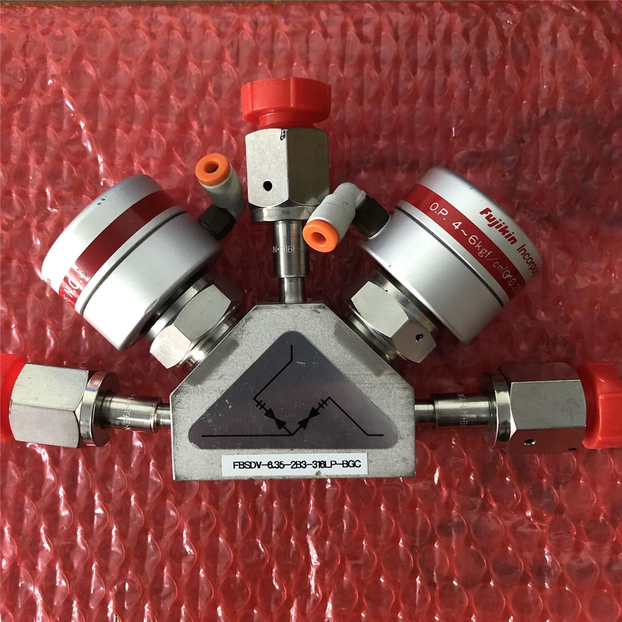 议价FUJIKIN富士金双头N.C. 316L1/8in 0.39~0.59 AK12T000三通气