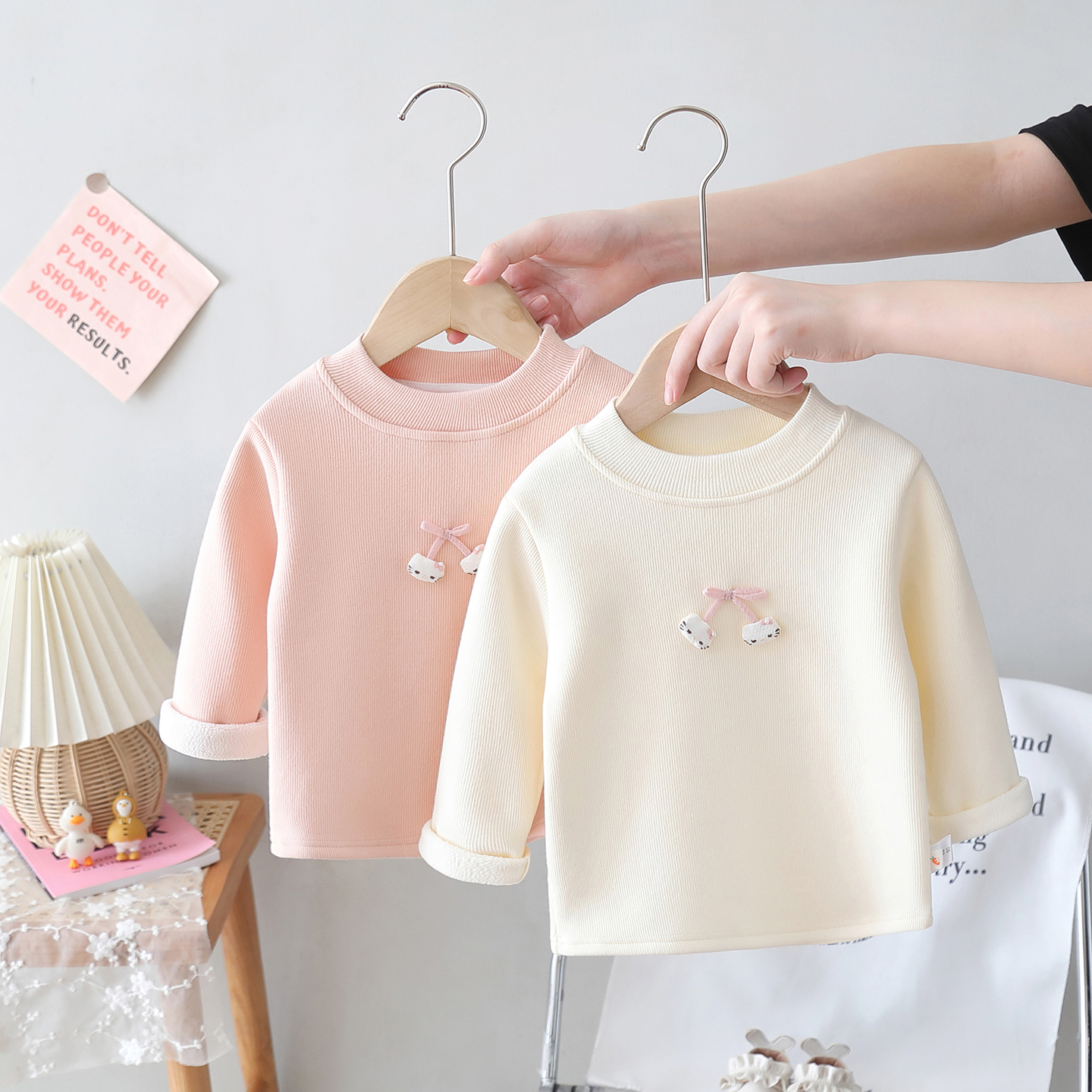 圆领小清新长袖樱桃一体绒打底衫