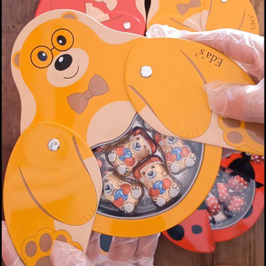 意大利原装进口零食盒艾达的世界小飞熊奶油夹心牛奶巧克力礼盒装