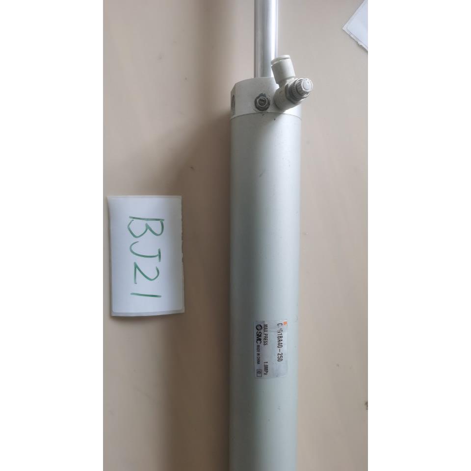 询价CAG2BA40-250 SMC气缸 9成新议价