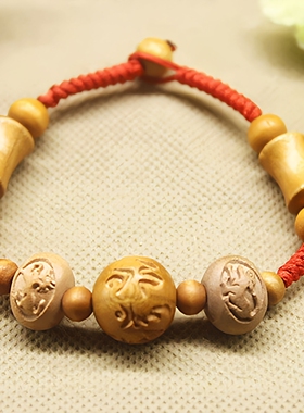 生肖狗虎马三合红绳手链桃木手串