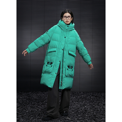 绿色白鹅绒中长款羽绒服女