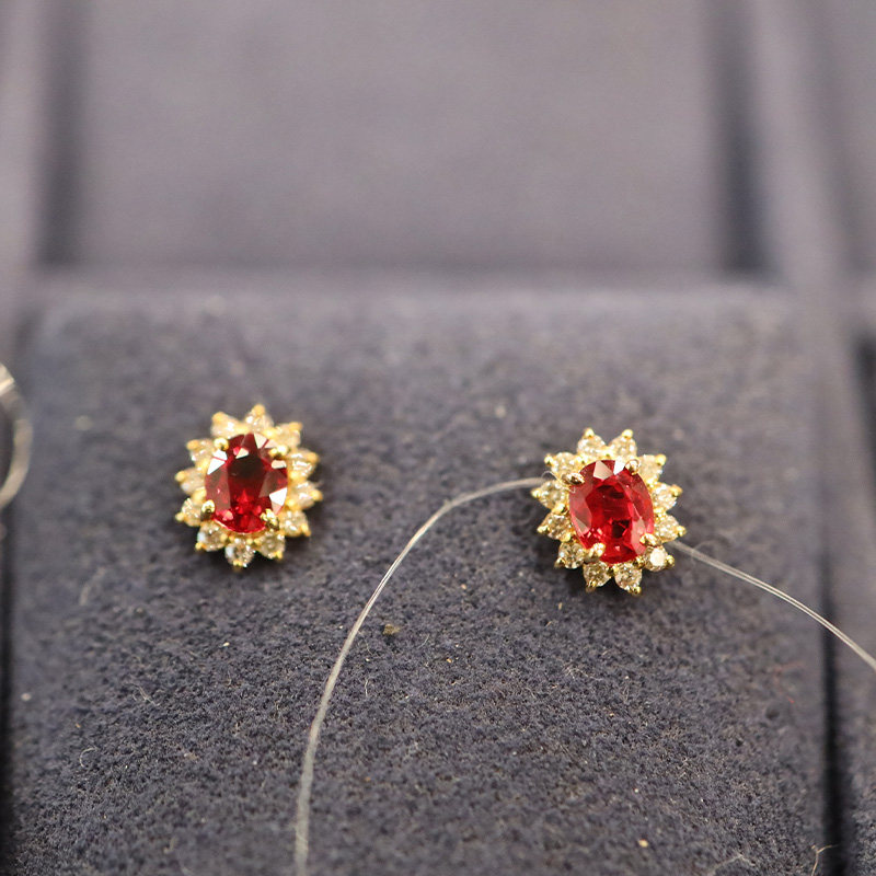 年货彩宝 18k金红色蓝宝石太阳花耳钉 直播专拍不退改