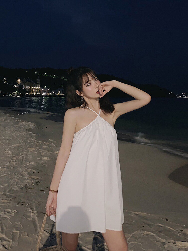 辣妹性感可爱吊带白色仙气初恋裙子夏新女裹胸宽松腰无袖博主风播