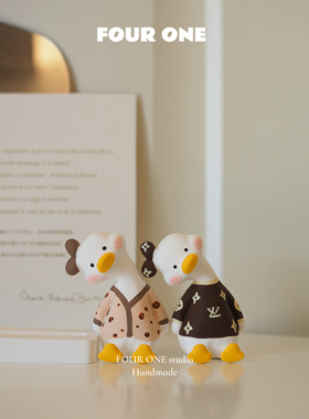 FOUR ONE 呆萌鸭鸭 可爱汽车出风口夹车内小众石膏熏香淡香蓝风铃