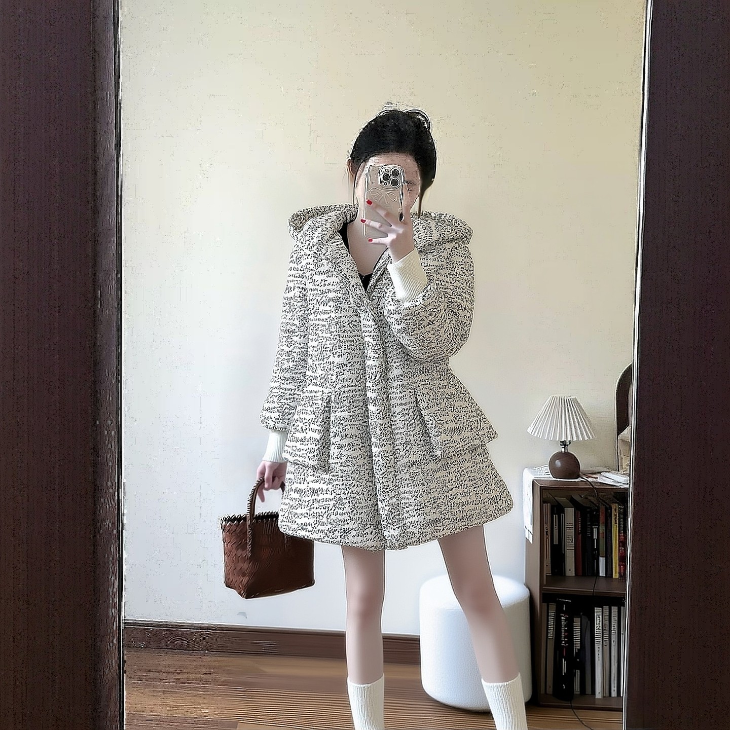 2025冬九T系列 衣佳人折扣女装 连帽 长款 英文字母厚实羽绒服 01