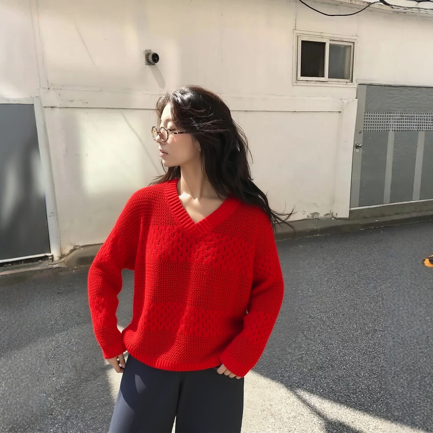 2026春魅M系列 衣佳人折扣女装 V字领 亮片镂空设计针织衫 3035