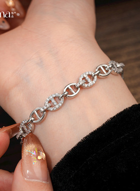 2025冬当季新款 衣佳人折扣 几何猪鼻子手链轻奢感手环手饰