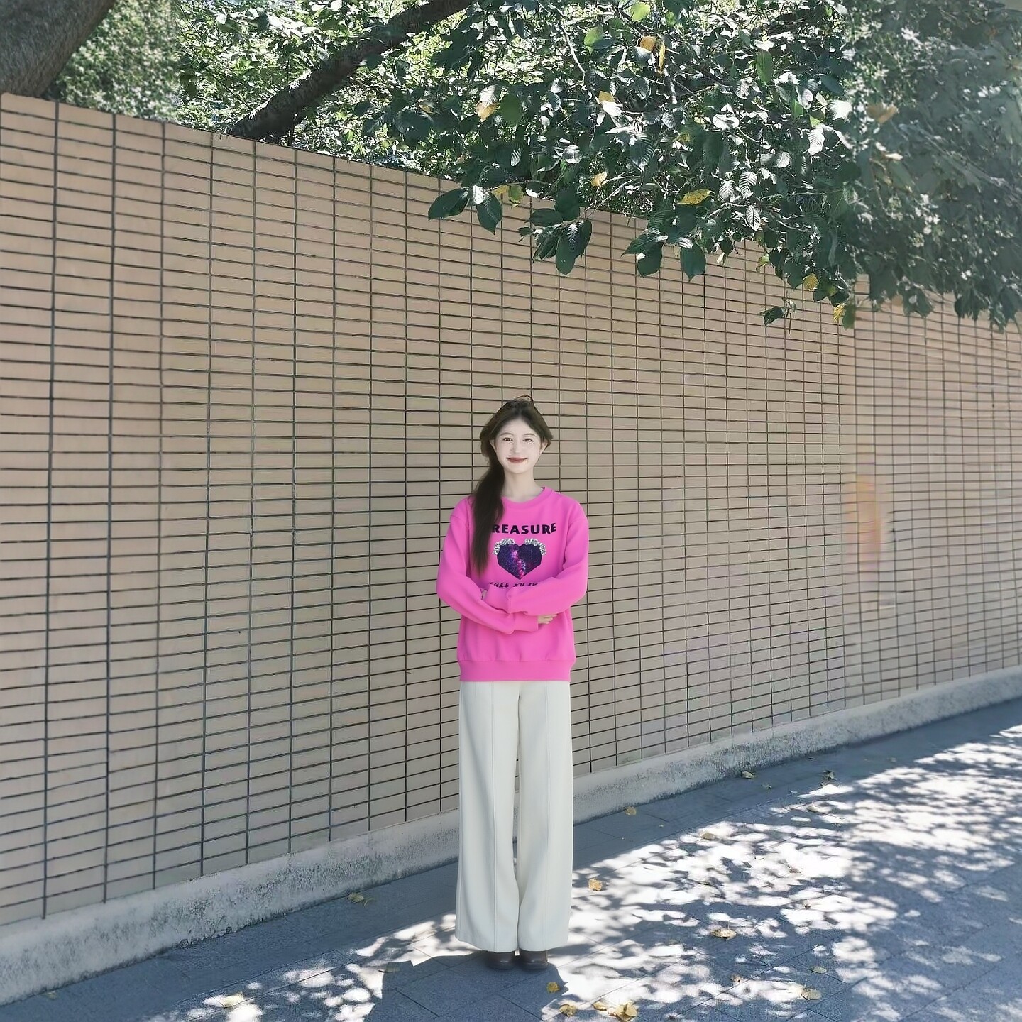 2025冬飘P系列 衣佳人折扣女装 圆领 个性图案 粉嫩长袖卫衣 0133
