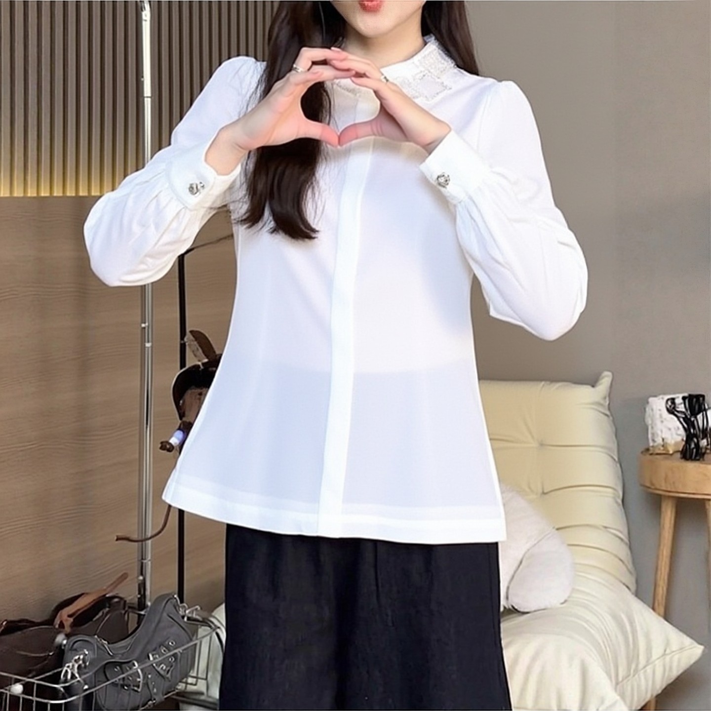 2025冬飘P系列 衣佳人折扣女装 钉珠娃娃领 简约雪纺衫 9170,女装/女士精品,蕾丝衫/雪纺衫,淘宝优惠券,粉丝福利购,淘宝优惠卷