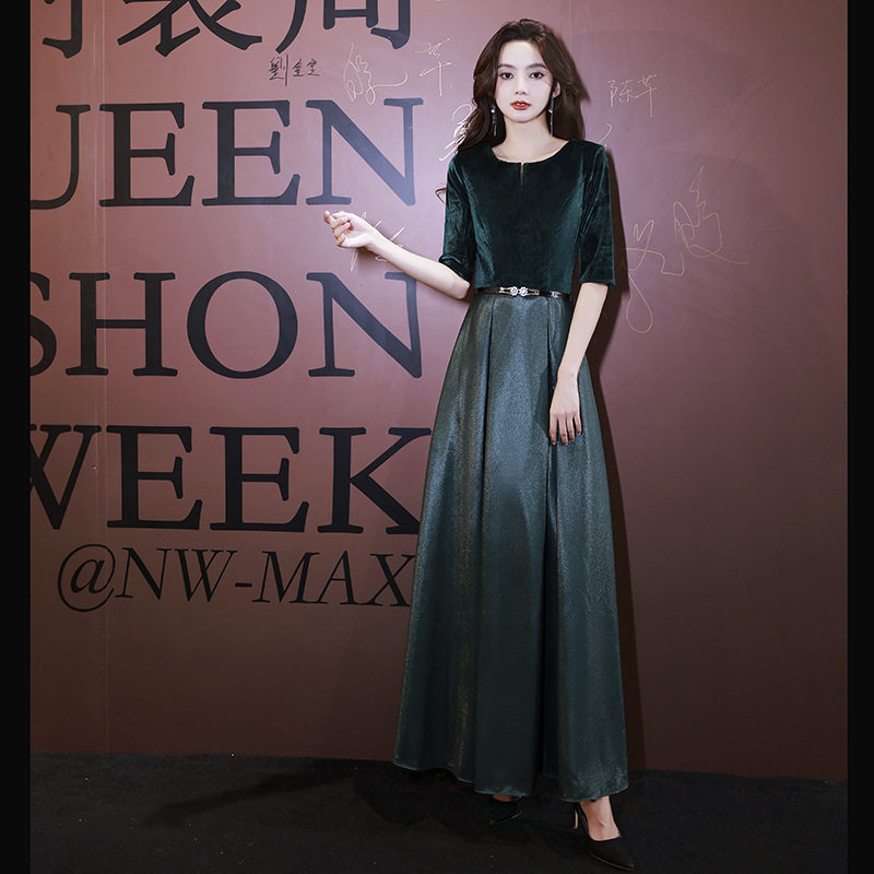晚礼服裙女2025年新款宴会气质墨绿色主持人设计感高级丝绒连衣裙