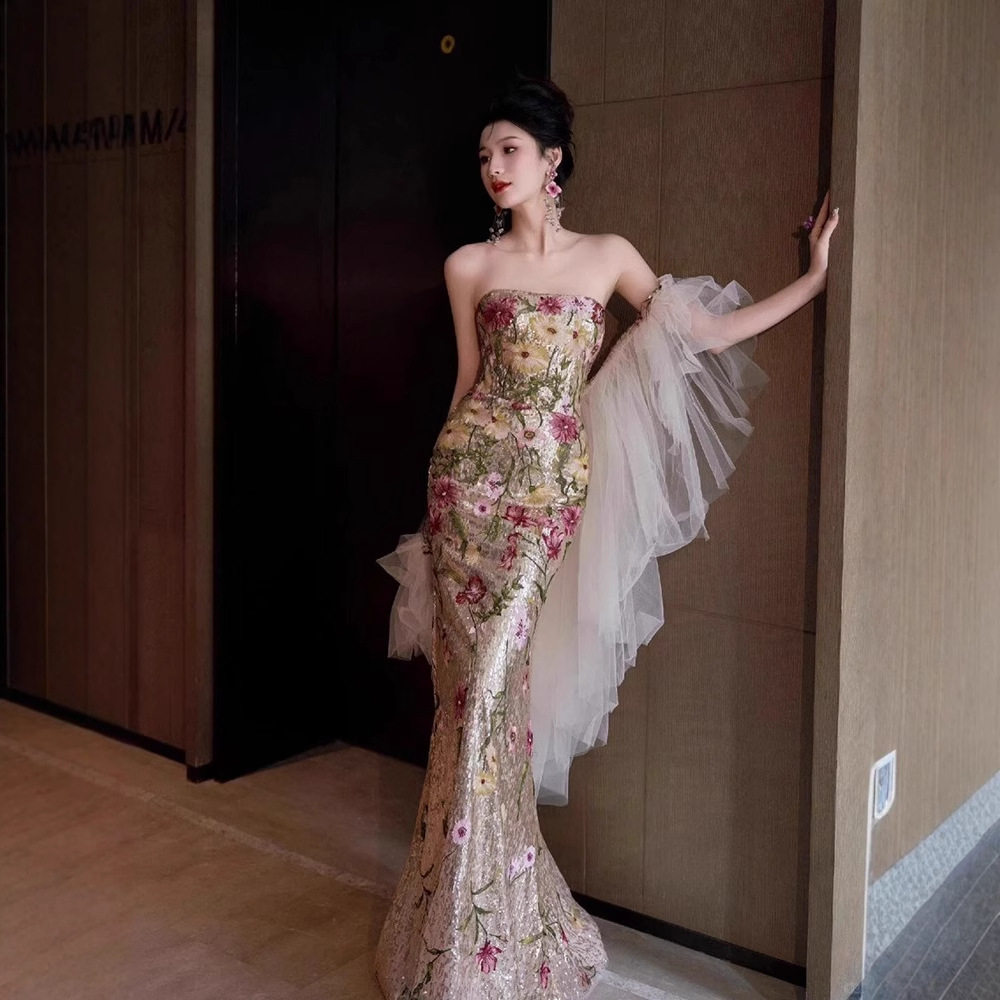 新中式礼服一字肩抹胸新娘订婚敬酒服轻奢小众高端鱼尾裙晨袍宴会