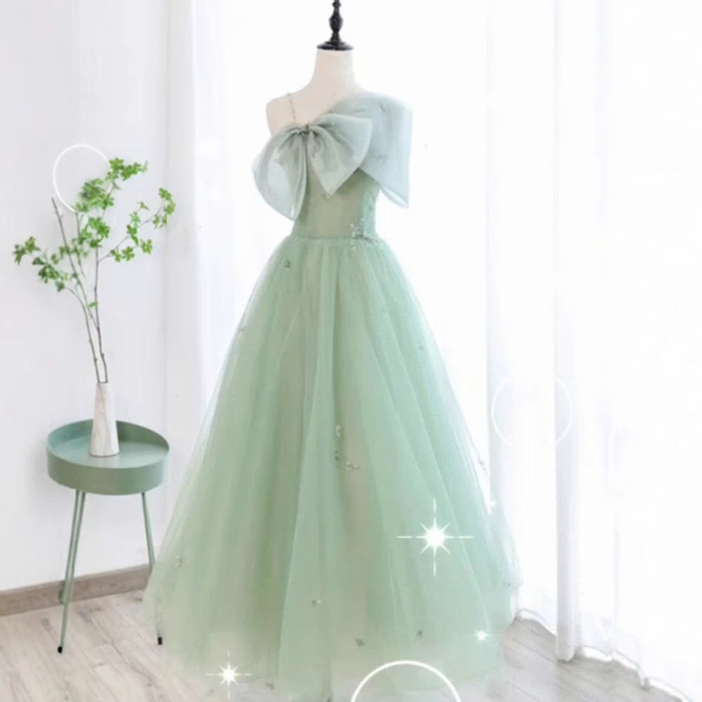 薄荷绿单肩晚礼服轻奢小众高级感蝴蝶结公主蓬蓬裙生日宴会成人礼
