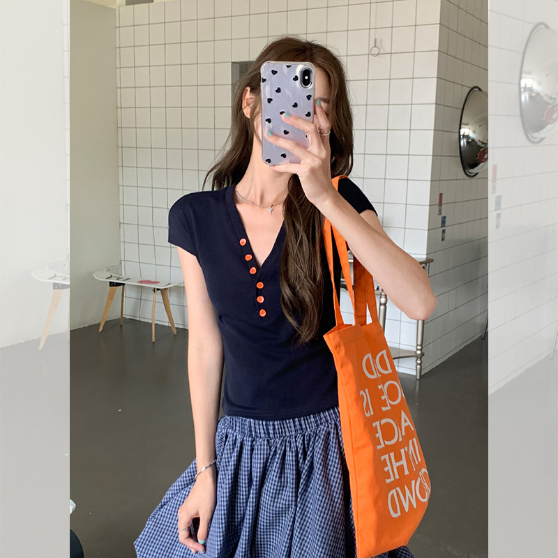 藏蓝色V领纽扣正肩设计感短袖t恤女2025夏季新款时尚减龄绝美