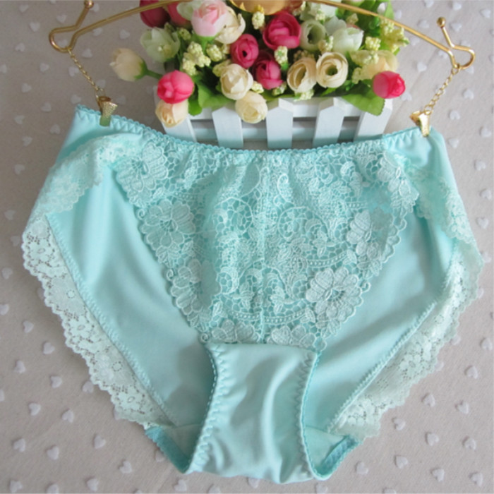 日本牛奶丝刺绣花边无痕中腰内裤