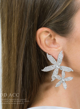 DD配西装chao美！精致巴洛克风镶满钻五角星夸张耳环