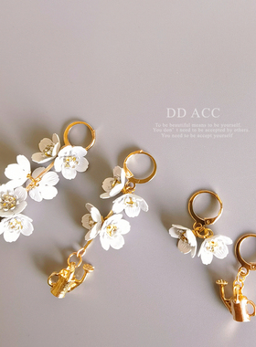 DD港风系列/自留款！百搭优雅精致白色山茶花不对称耳环耳坠套装