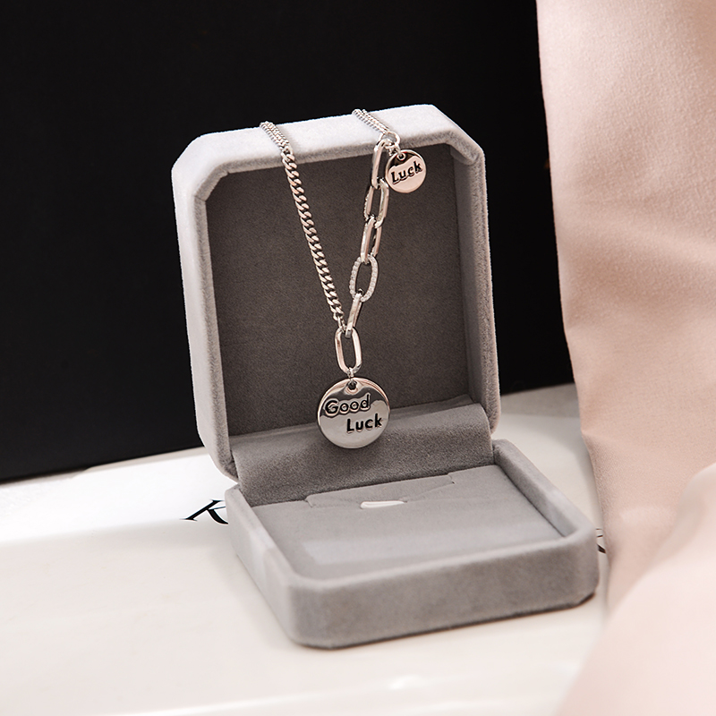 防过敏欧美简约圆形luck幸运项链