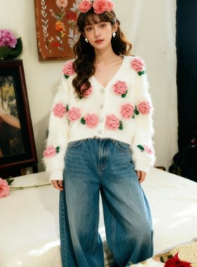 仿貂毛海马毛毛外套女秋冬玫瑰花朵V领针织毛衣开衫白色宽松短款