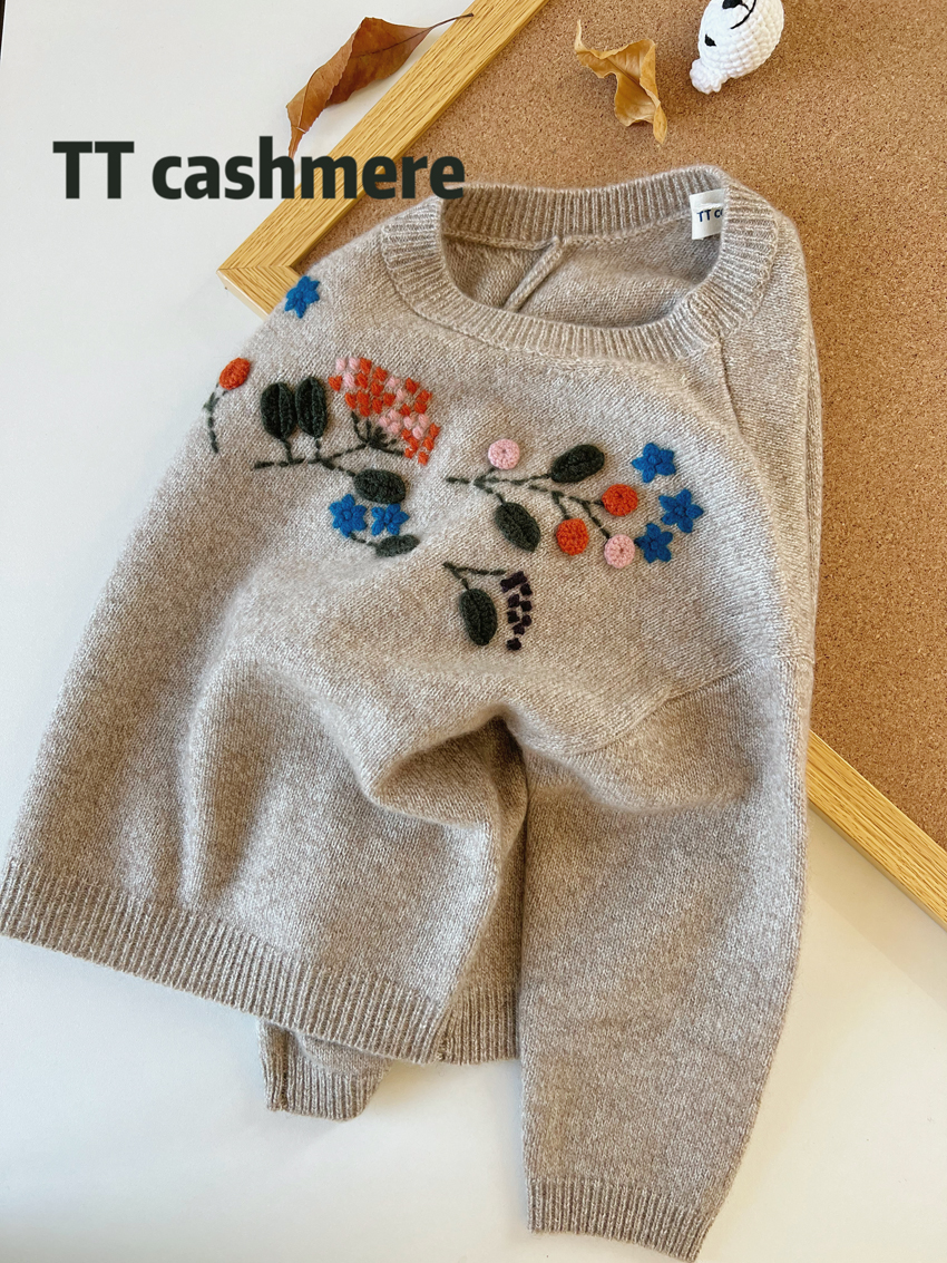 羊绒衫手工圆领绣花羊绒衫