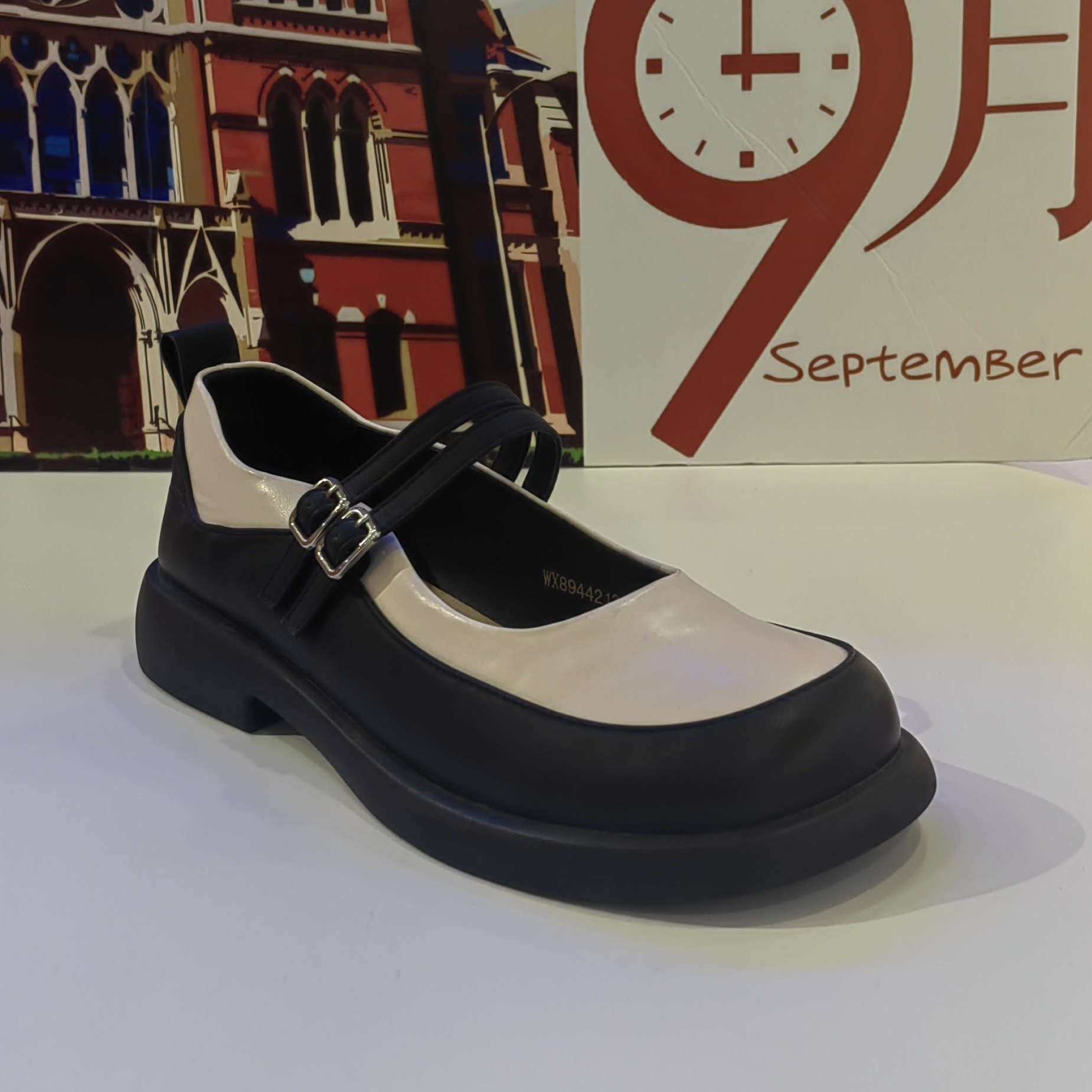 女鞋新款女时尚休闲鞋厚底乐福鞋英伦风平底休闲潮人m60女鞋正品