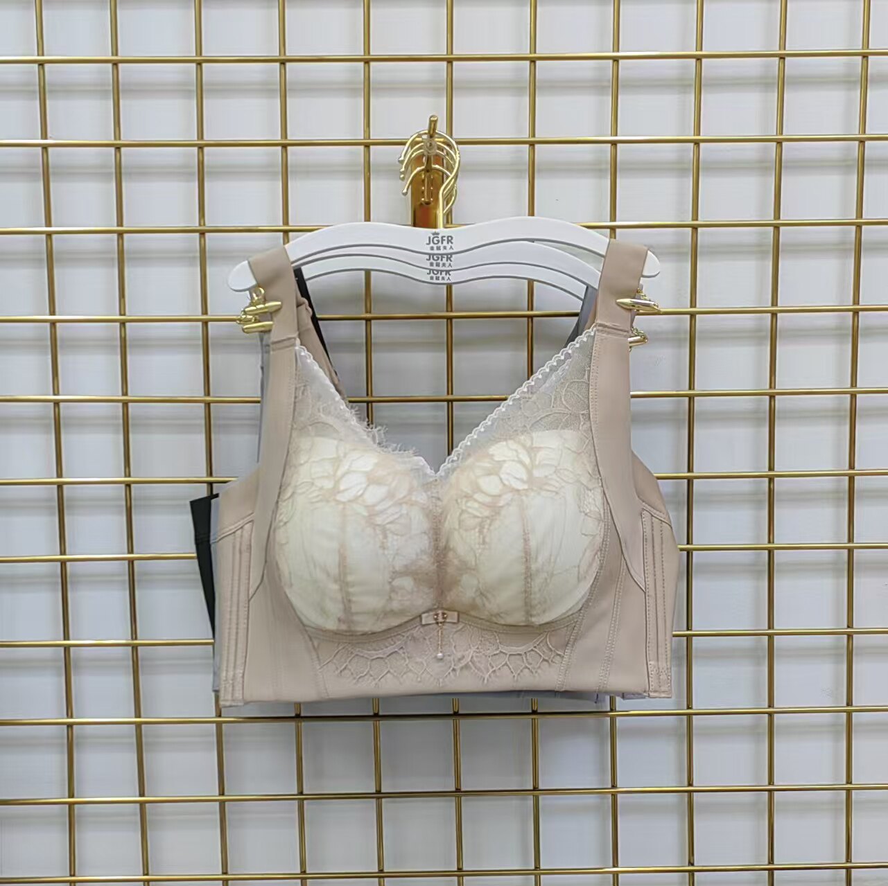 韩姿娜新女CD杯无钢圈薄杯聚拢蕾丝内衣收副乳文胸81657买一送一