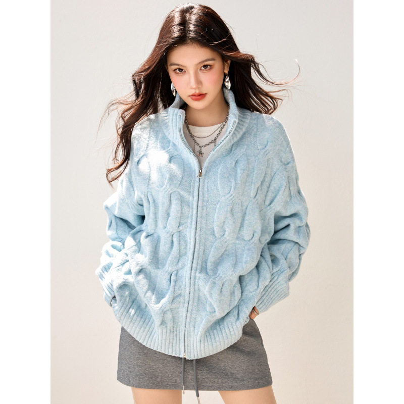 2025冬季新款时尚设计感蓝色麻花高领拉链开衫慵懒厚针织衫外套女